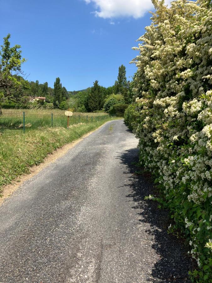Appartamento La Fabrique Des Petits Bonheurs Dieulefit Esterno foto